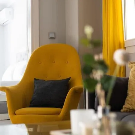 Modern Lifestyle In The Heart Of The * Thessaloniki